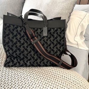 Coach Field Tote 40 with Horse and Carriage